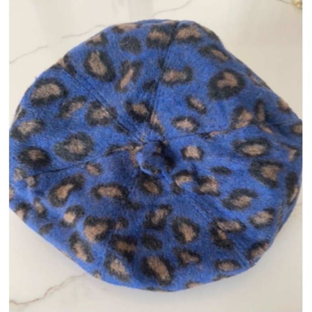 Girl or women's blue leopard beret